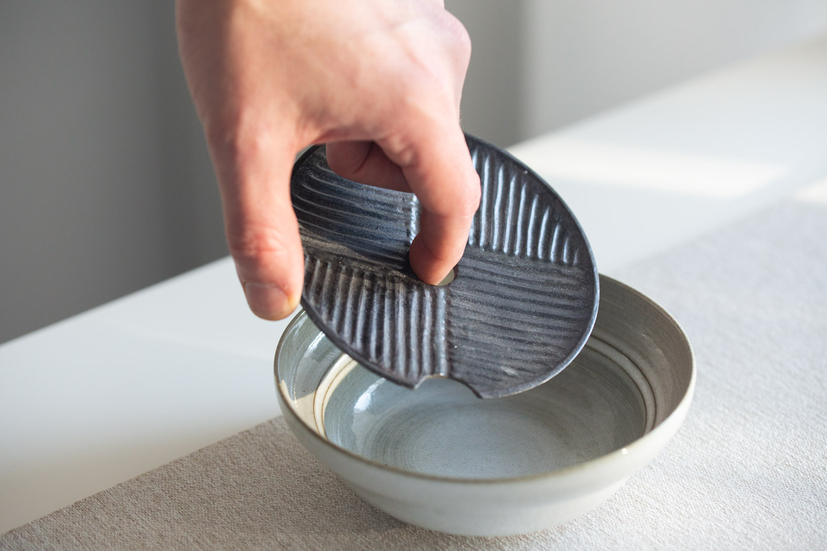 1001-mono-tea-tray-8