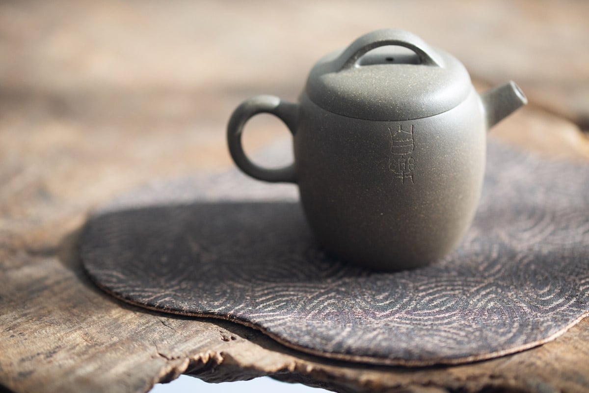julunzhu-qing-duanni-yixing-zisha-teapot-8