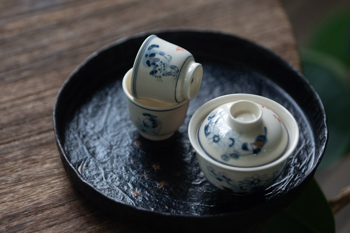 gilded qinghua teacup feline 5 25 4 | BITTERLEAF TEAS