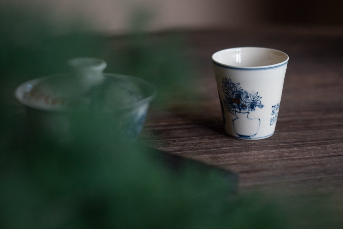 gilded qinghua teacup feline 5 25 8 | BITTERLEAF TEAS