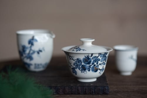 Gilded Qinghua Gaiwan - Pomegranate
