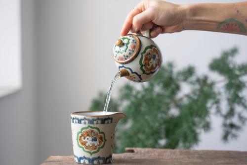 Friends of the Forest Ruyi Teapot - Image 4