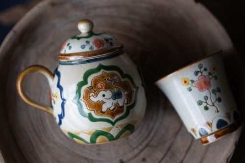 Friends of the Forest Ruyi Teapot - Image 5