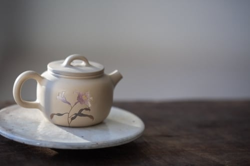 Natural Habitat Jianshui Zitao Teapot - Lily