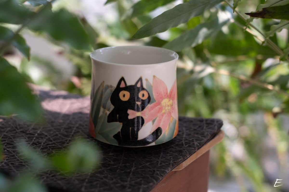 hide seek handwarmer teacup 20 | BITTERLEAF TEAS