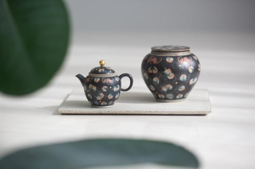 Good Omen Tea Jar - Peach Bat