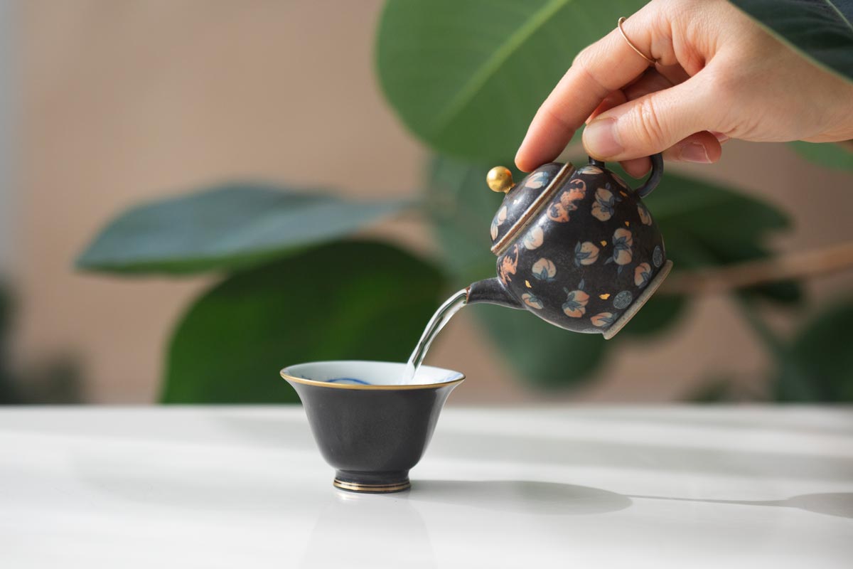 good omen teapot peach bat 13 | BITTERLEAF TEAS