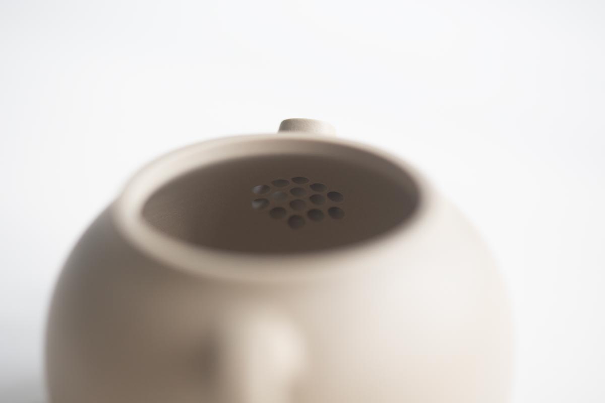 natural habitat jianshui zitao teapot hydrangea 5 | BITTERLEAF TEAS natural habitat jianshui zitao teapot hydrangea 5 | BITTERLEAF TEAS