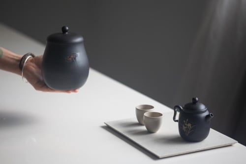 Lotus Flower Jianshui Zitao Tea Jar - Black