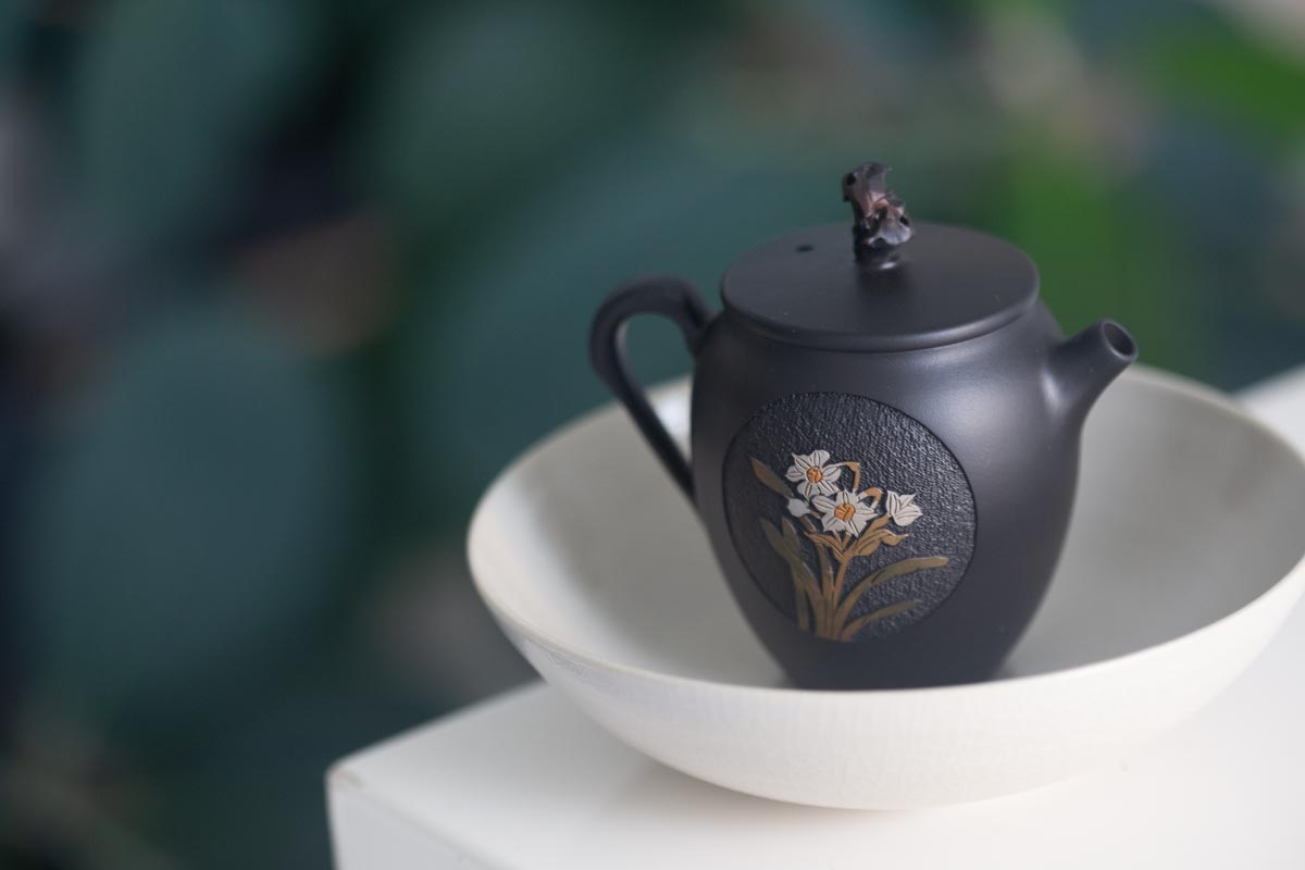 natural habitat jianshui zitao teapot black narcissus 3 | BITTERLEAF TEAS